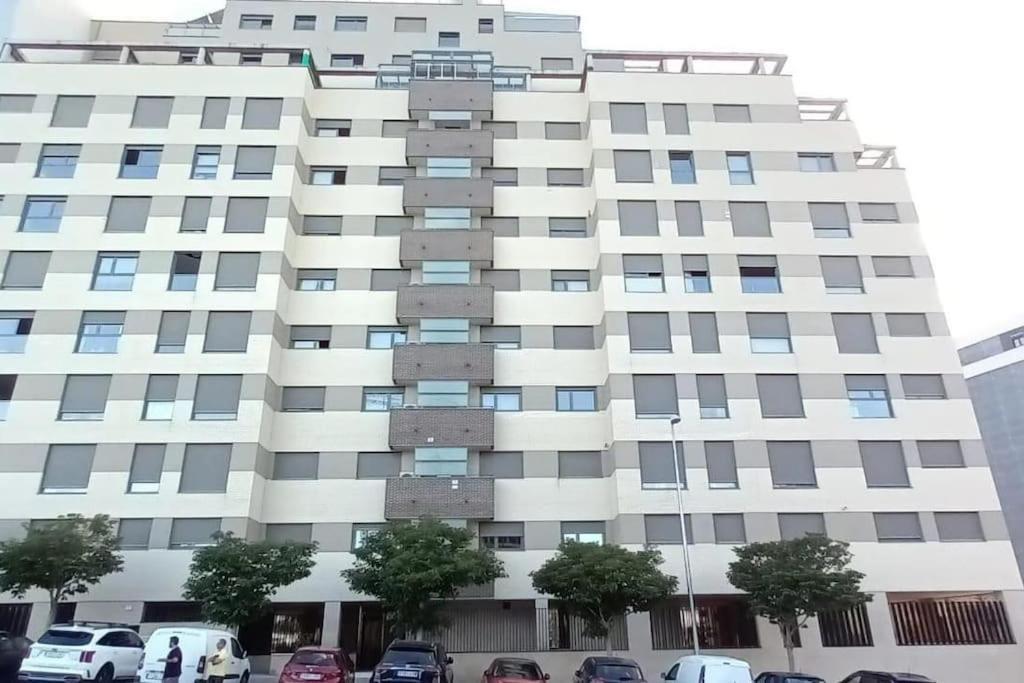 Valdebebas Con Garaje Gimnasio Y Piscina Appartement Madrid Buitenkant foto