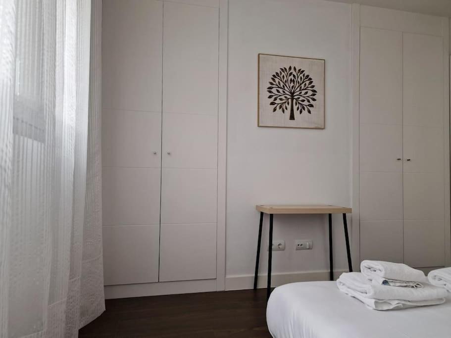Valdebebas Con Garaje Gimnasio Y Piscina Appartement Madrid Buitenkant foto